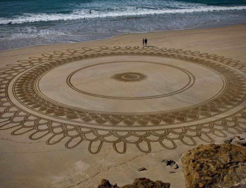 10′ Yoga class on the beach in Cadiz